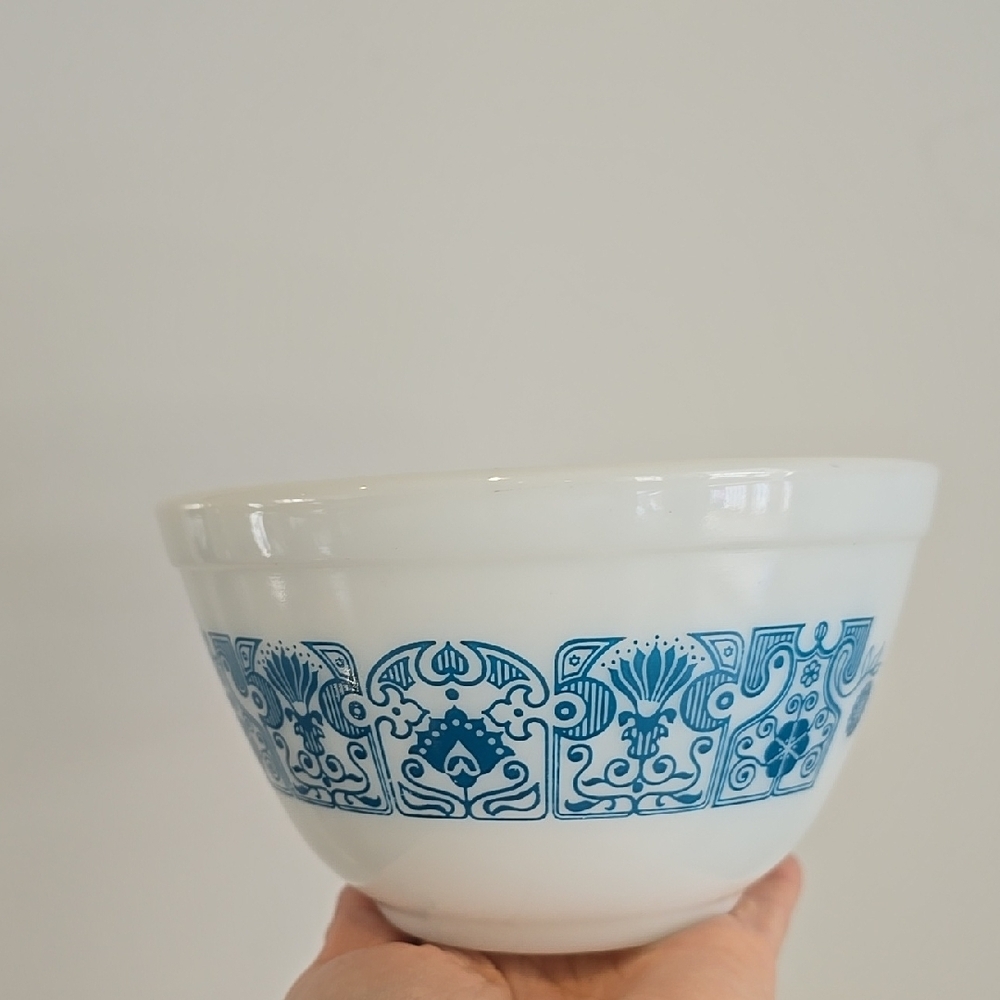 Vintagt Pyrex Horizon Blue and White Mixing Bowl #38